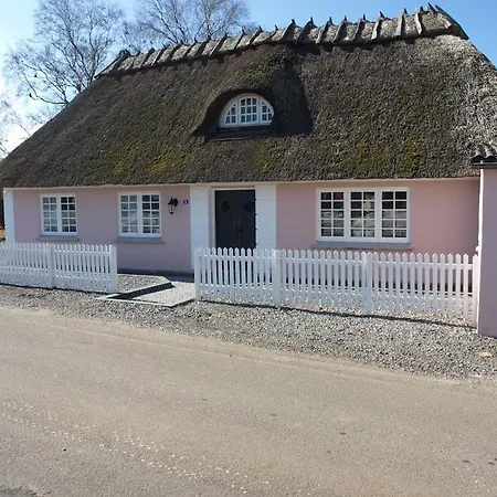 Beautiful In With 3 Bedrooms And Wifi * 鲁德克丙