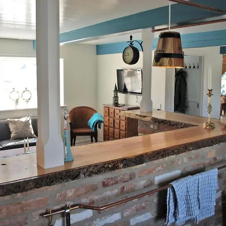 Beautiful In With 3 Bedrooms And Wifi 度假居